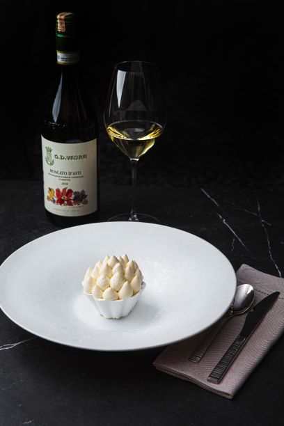 Arrivee Andrius Pagojus ir Evaldas Juška Vynas ir desertai 2019 Moscato d'Asti ir Vacherin Wine+dessert2019