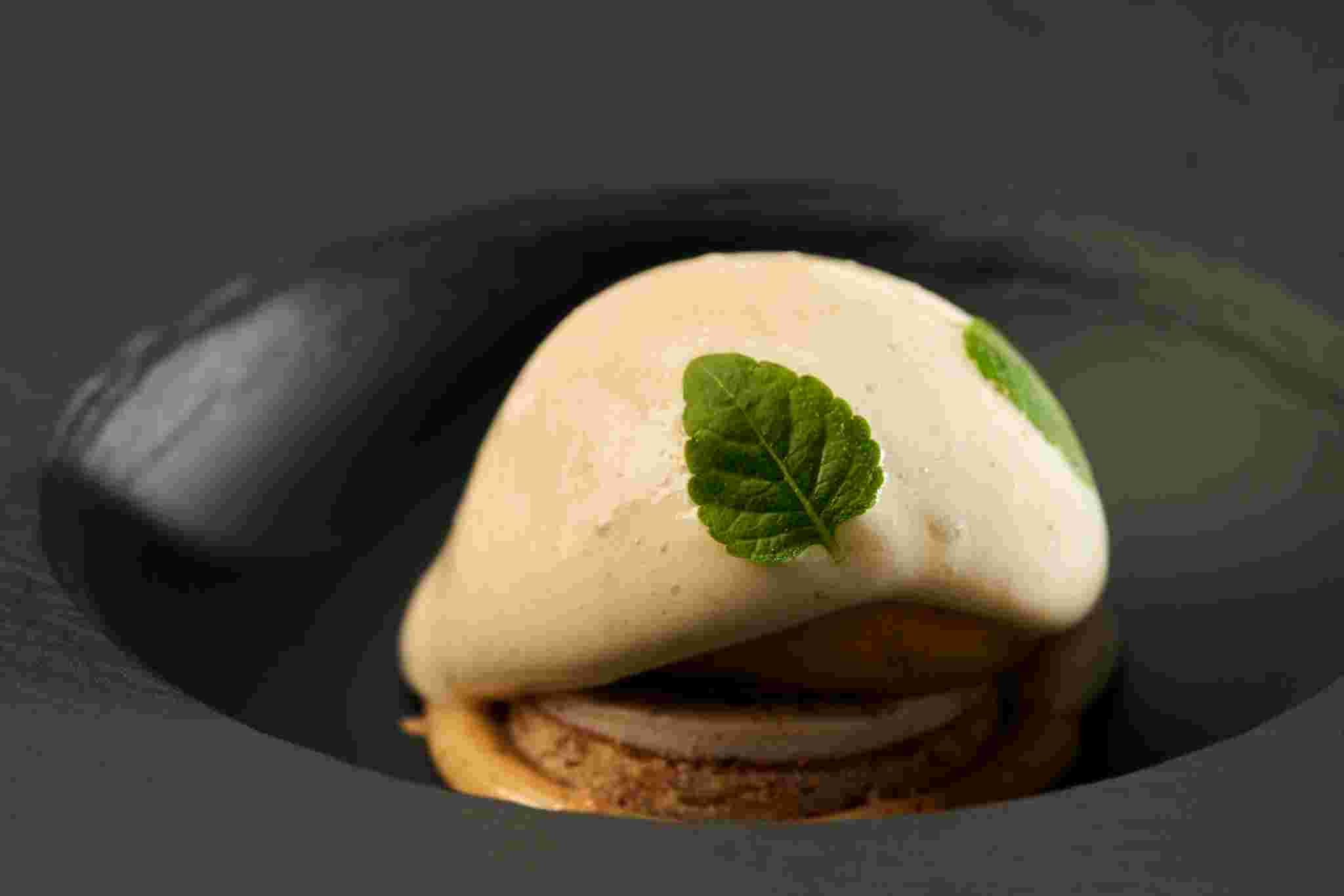Dine Kaledoms Wine and Dessert Lithuania